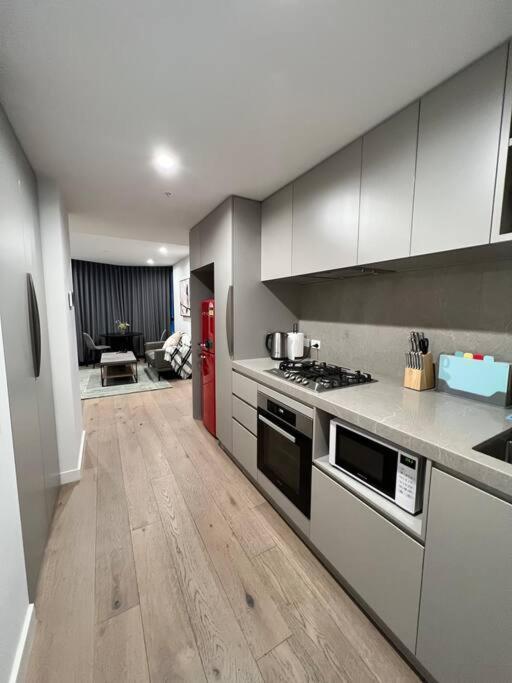 Comfy 2 Bed Apartment In The Heart Of Melbourne Exterior photo
